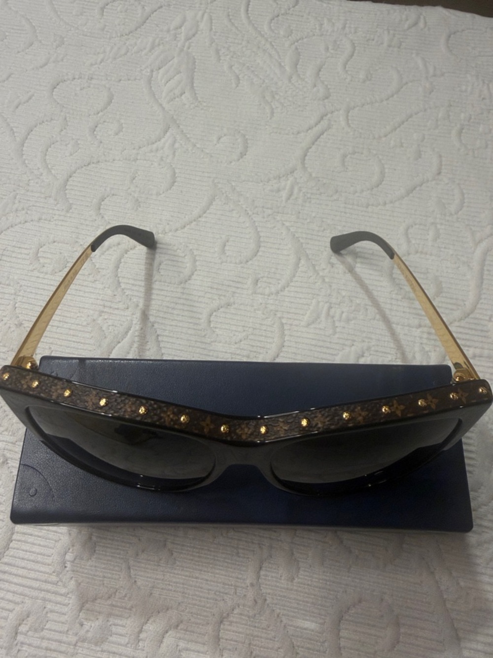 Louis Vuitton Louis Vuitton Black La Blum Women's Sunglasses. Nearly New Luxury - Picture 9 of 12